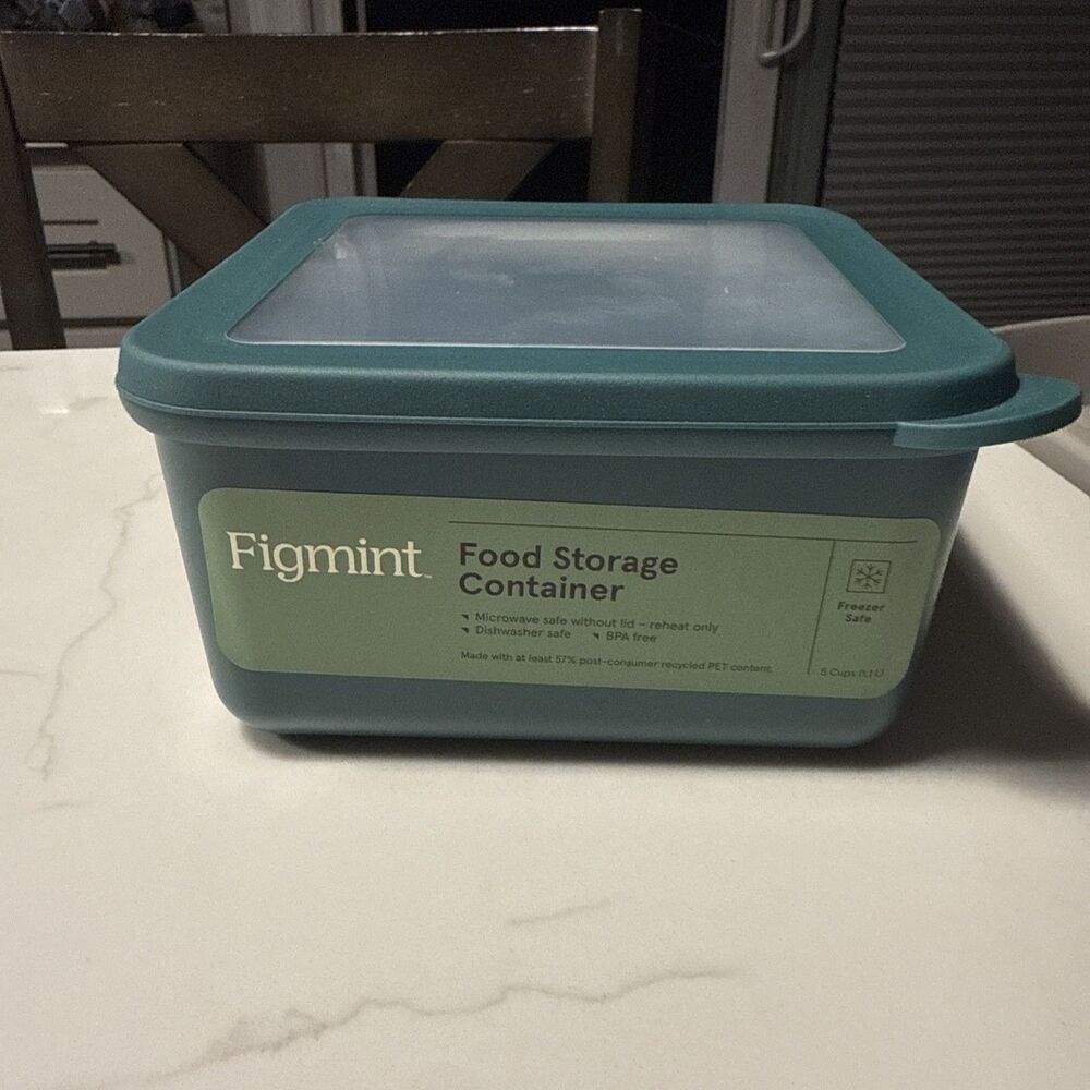 Figmint 5-Cup (1.1L) Green Square Plastic Food Storage Container Snap Lid